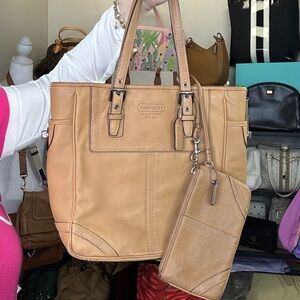 Coach 2fer Tan Leatherware Tote & Wristlet